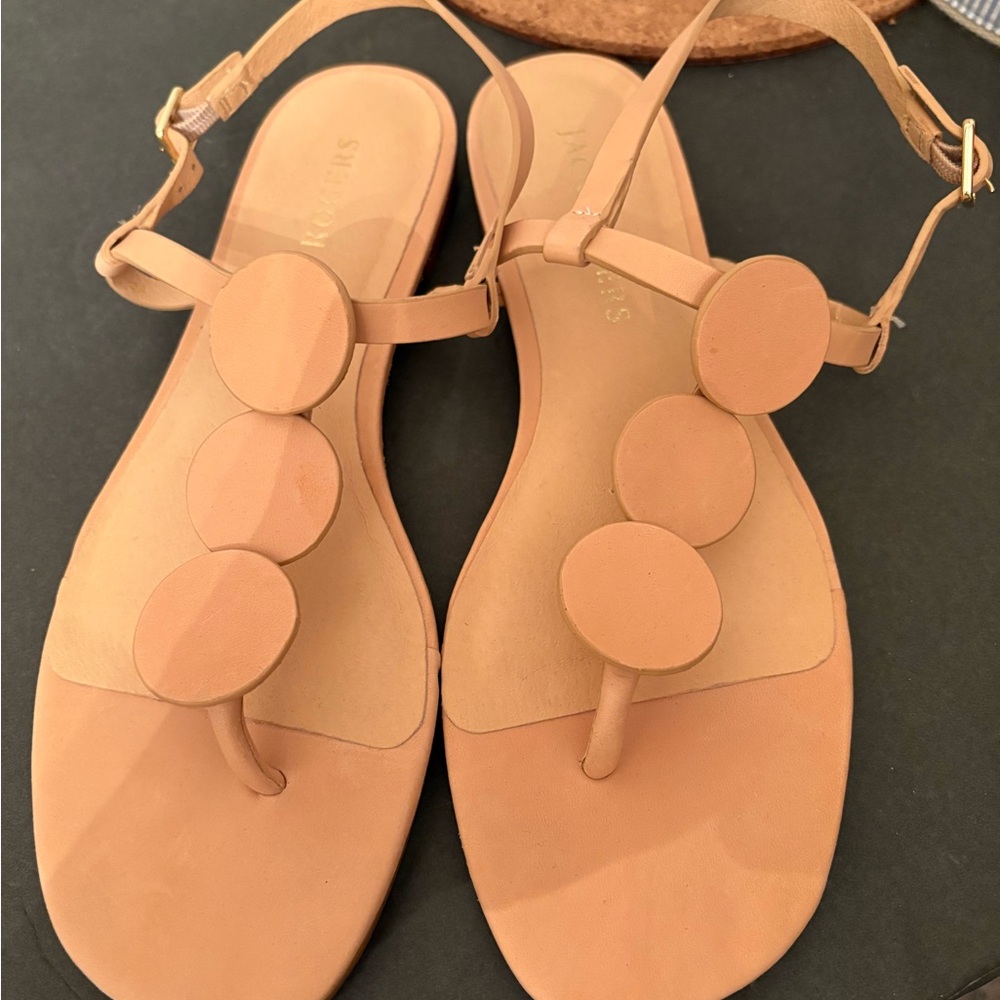 Jack Rogers Worth flat Sandal color is toast size 10 excellent condition